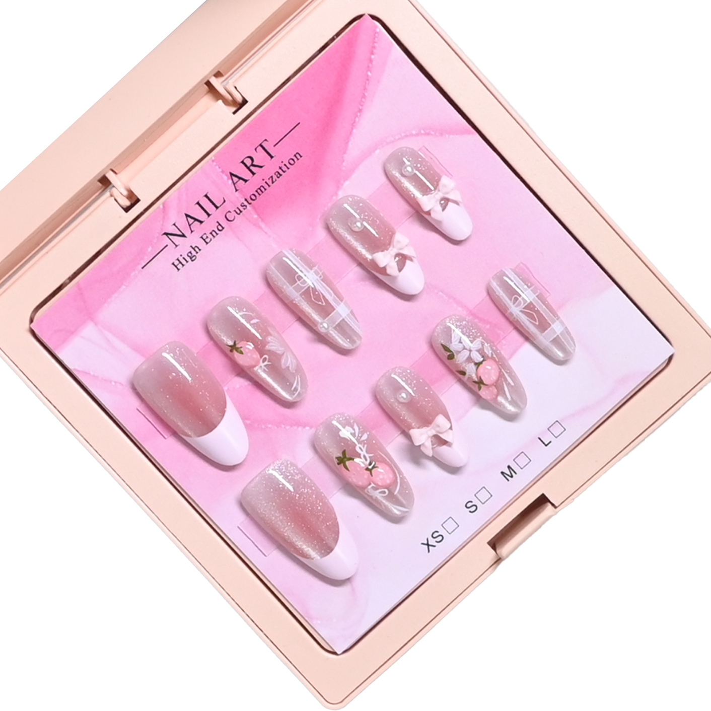 3D Printing Nails - ミラーピンクのケースに入った手作りアーモンドネイル10本。 ヌードグリッターベースに白いフレンチ、ストロベリープリントと3Dリボンをあしらったもの。 再利用可能、甘いb