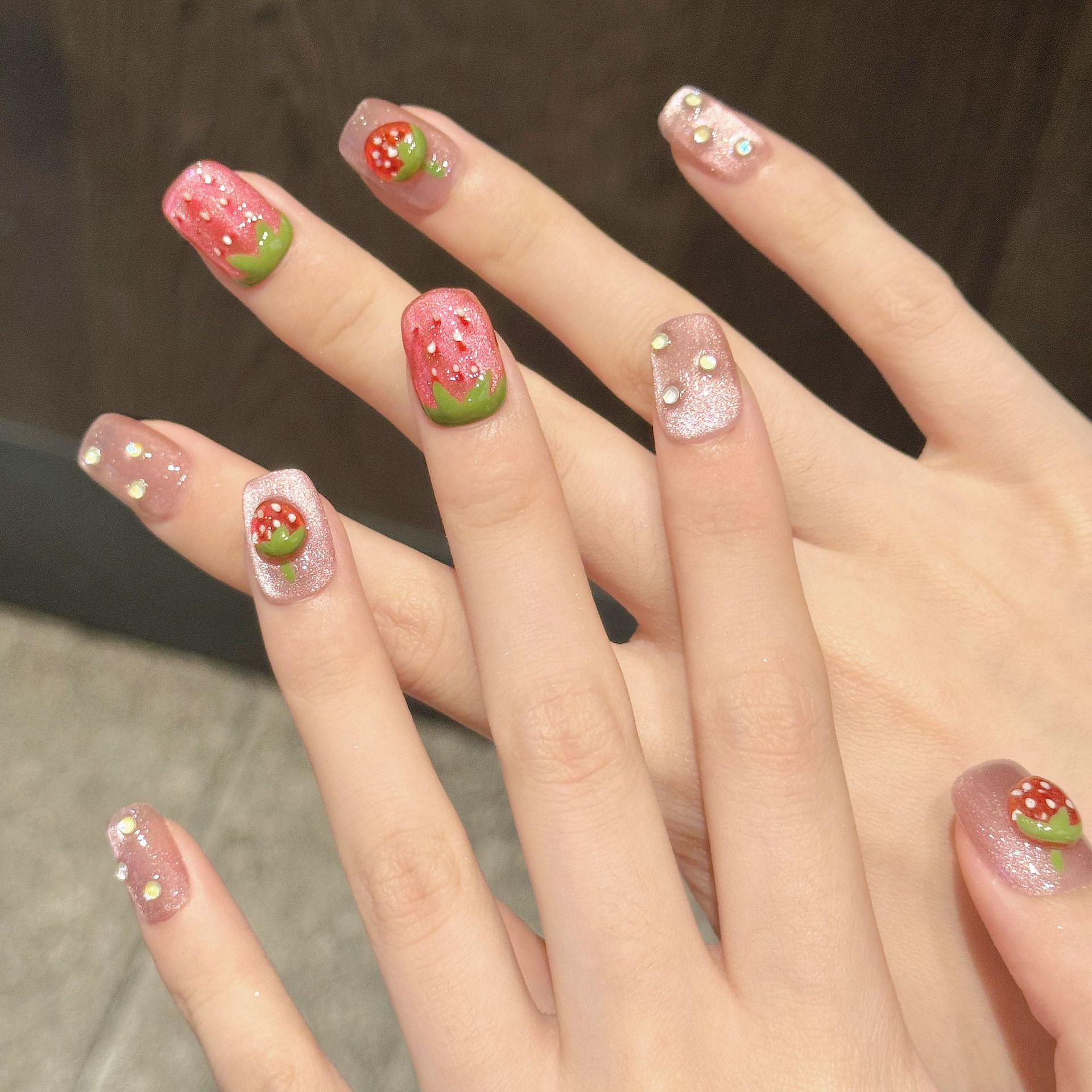10枚入り ハンドメイド つけ爪 3D いちごデコレーション - 3D Printing Nails のレビューと価格