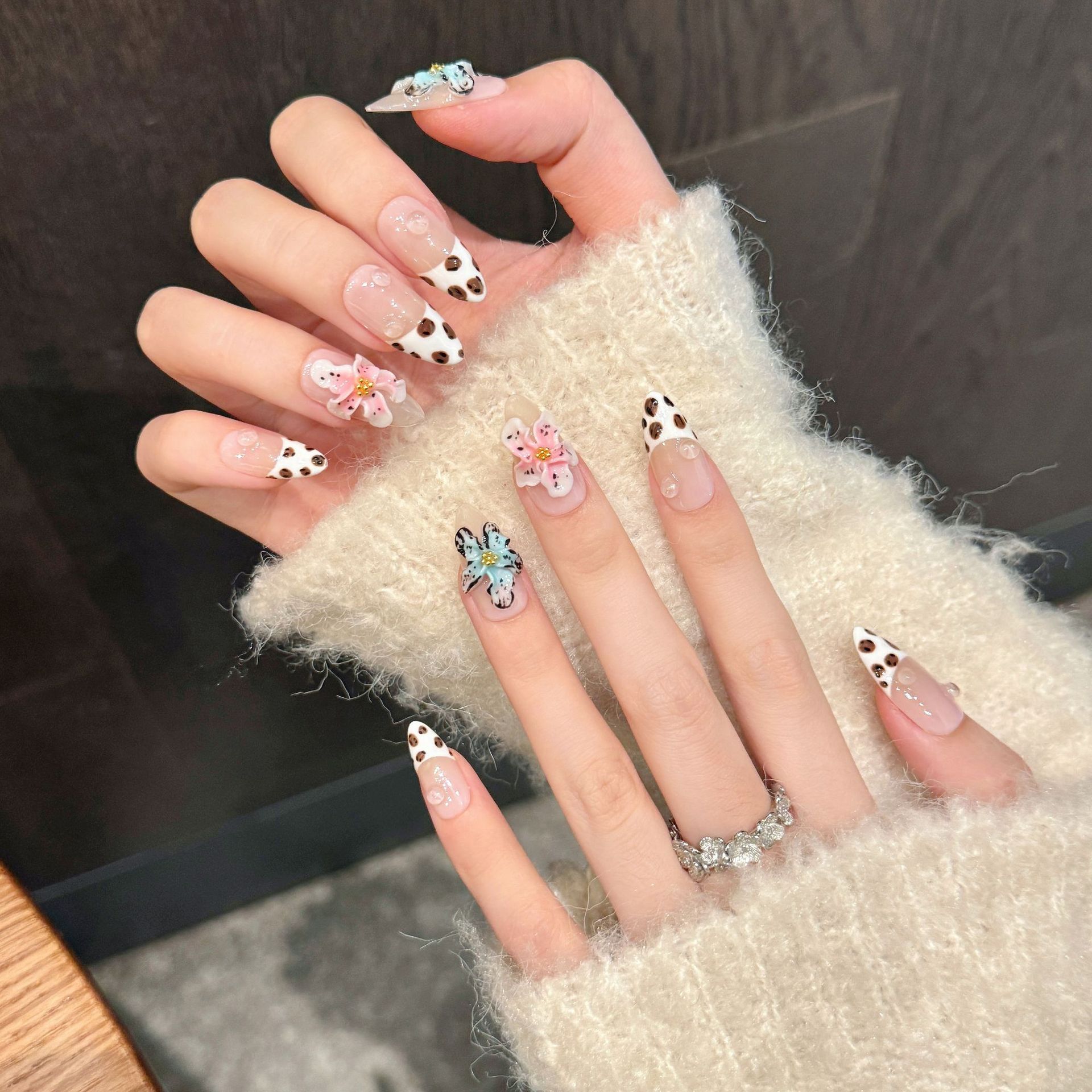 手作りのヒョウ柄の偽の爪,光沢のあるアーモンド,3D彫刻,悪 - 3D Printing Nails のレビューと価格