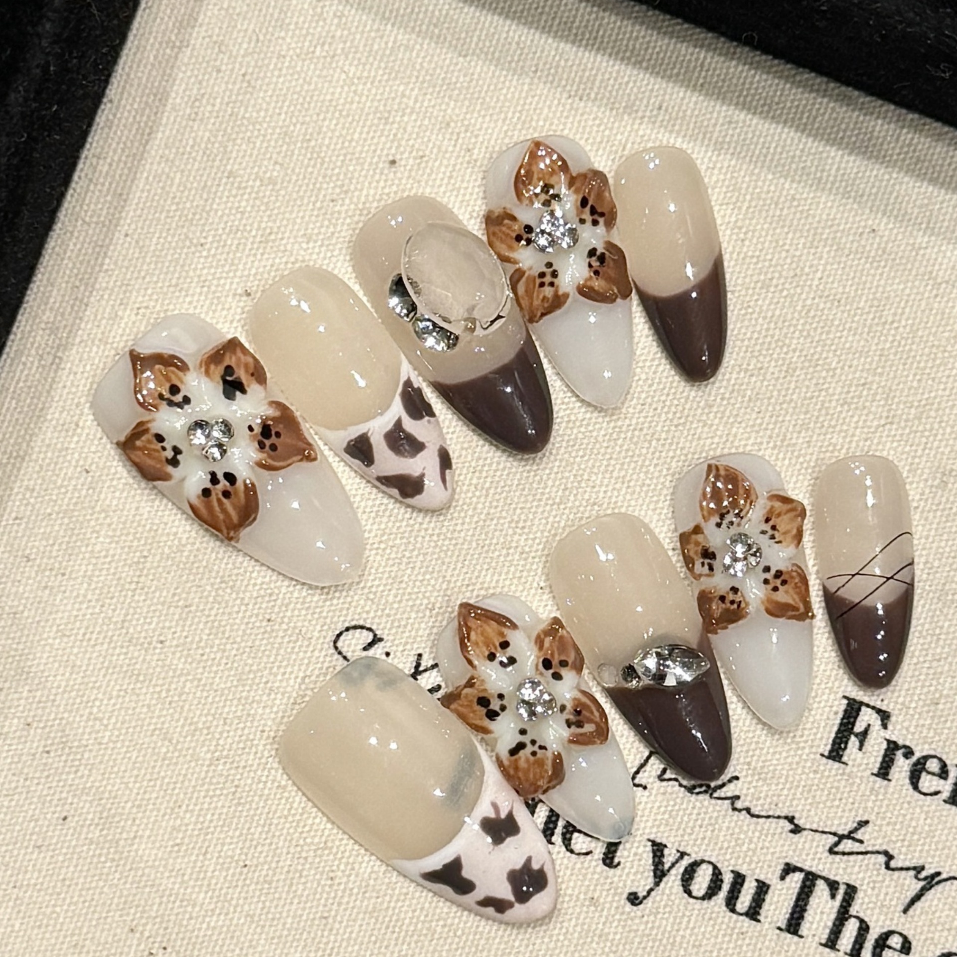 手作りのヒョウ柄の偽の爪,光沢のあるアーモンド,3D彫刻,悪 - 3D Printing Nails のレビューと価格